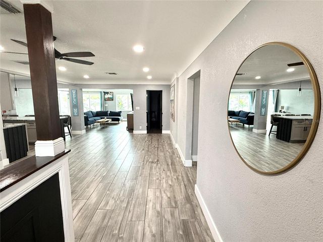 8280 32ND AVENUE N, St Petersburg, FL 33710