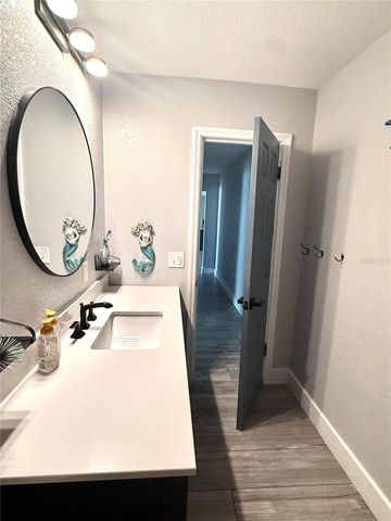 8280 32ND AVENUE N, St Petersburg, FL 33710