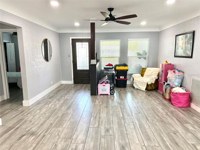 8280 32ND AVENUE N, St Petersburg, FL 33710