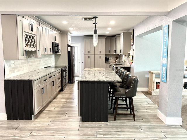 8280 32ND AVENUE N, St Petersburg, FL 33710