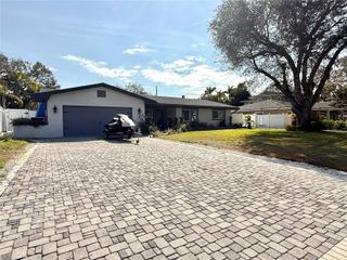 8280 32ND AVENUE N, St Petersburg, FL 33710