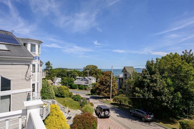 19 Knollwood Rd, Quincy, MA 02171