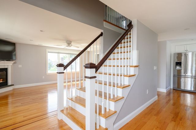 19 Knollwood Rd, Quincy, MA 02171