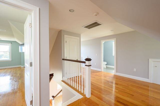 19 Knollwood Rd, Quincy, MA 02171