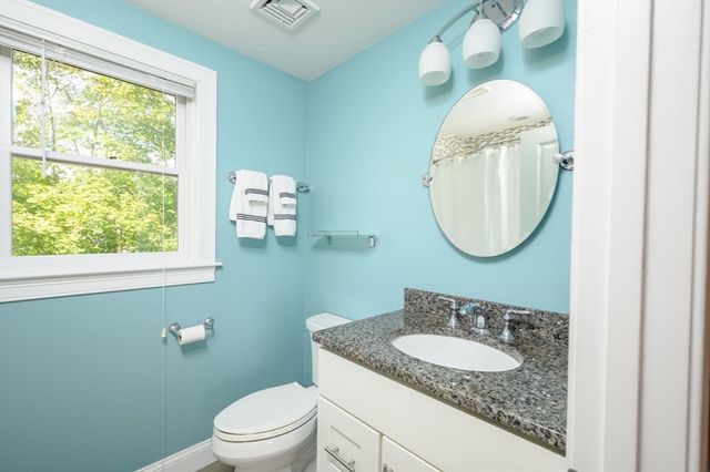 19 Knollwood Rd, Quincy, MA 02171