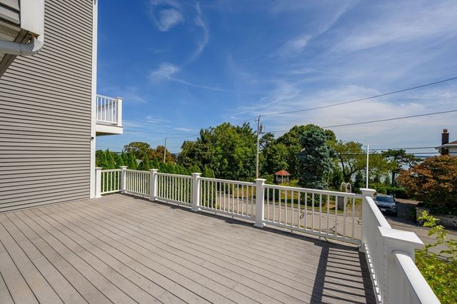 19 Knollwood Rd, Quincy, MA 02171