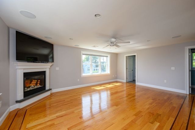 19 Knollwood Rd, Quincy, MA 02171
