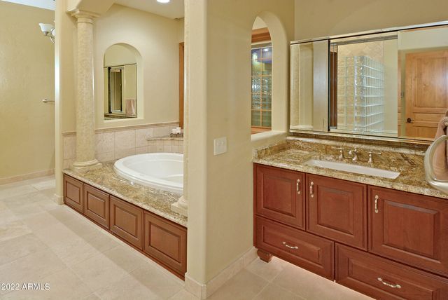 6270 E BRYERLY Drive, Hereford, AZ 85615