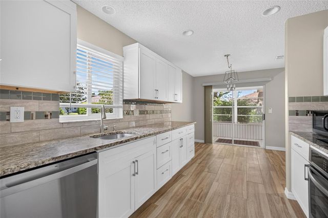 2222 MAYFIELD PALMS LANE 322, Sun City Center, FL 33573