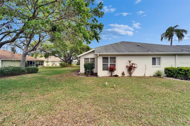 2222 MAYFIELD PALMS LANE 322, Sun City Center, FL 33573