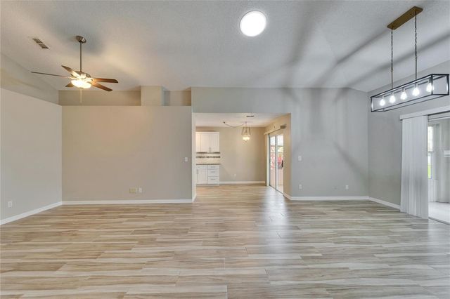 2222 MAYFIELD PALMS LANE 322, Sun City Center, FL 33573