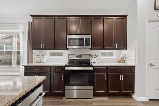 208 Baldwin Drive, Fate, TX 75189