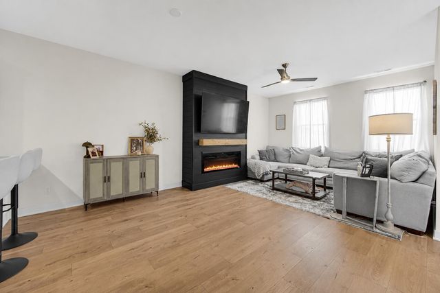 264 Nomo Place, Crown Point, IN 46307