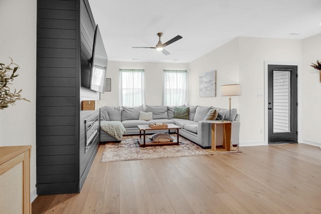 264 Nomo Place, Crown Point, IN 46307