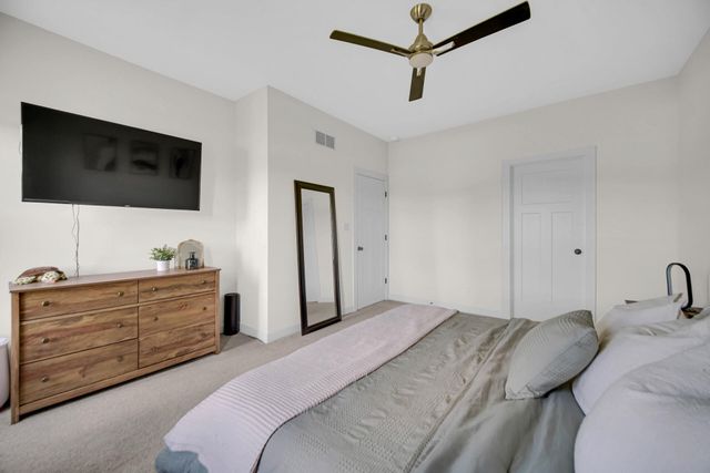 264 Nomo Place, Crown Point, IN 46307