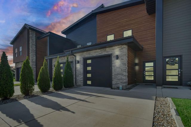 264 Nomo Place, Crown Point, IN 46307