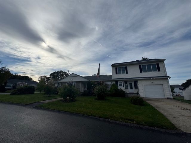 13 Ivanhoe Street, Johnston, RI 02919