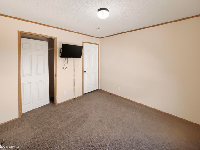 49982 Pennbrook Court, Shelby Twp, MI 48317