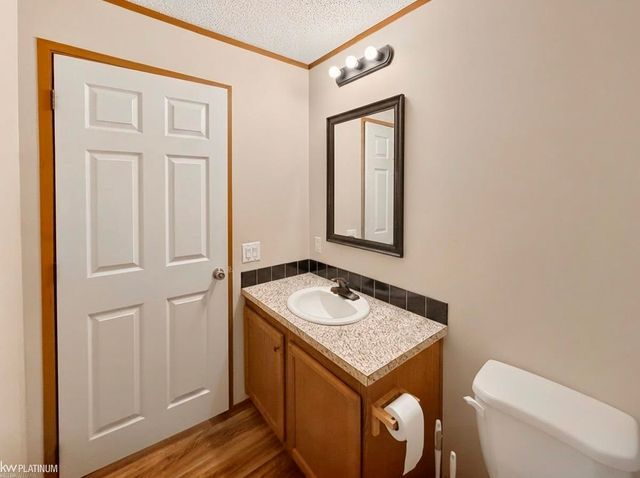 49982 Pennbrook Court, Shelby Twp, MI 48317