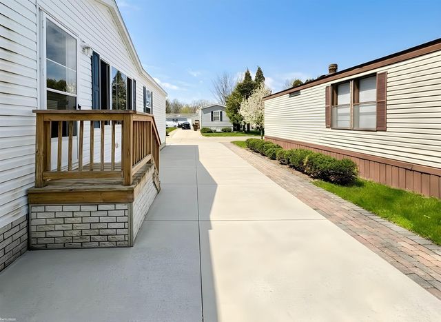 49982 Pennbrook Court, Shelby Twp, MI 48317