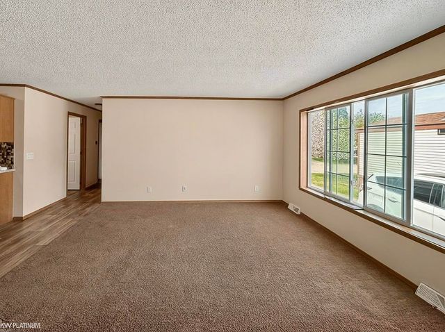 49982 Pennbrook Court, Shelby Twp, MI 48317