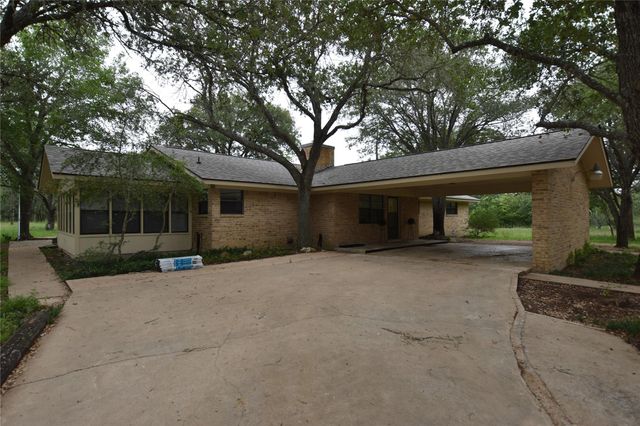 687 Fm 812 RD, Red Rock, TX 78662