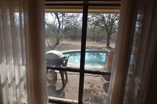 687 Fm 812 RD, Red Rock, TX 78662