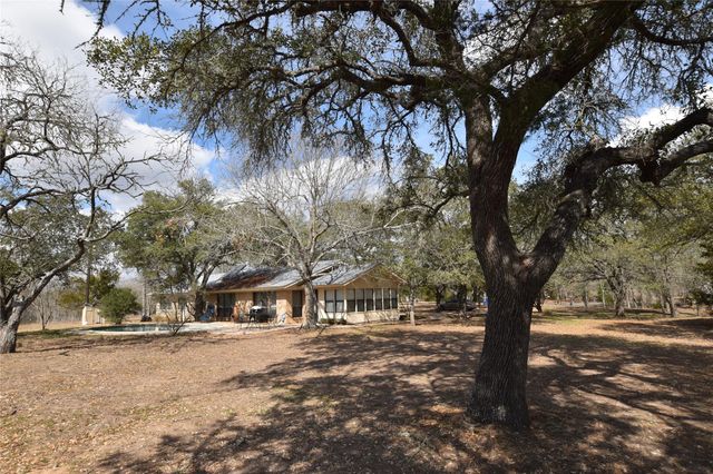 687 Fm 812 RD, Red Rock, TX 78662