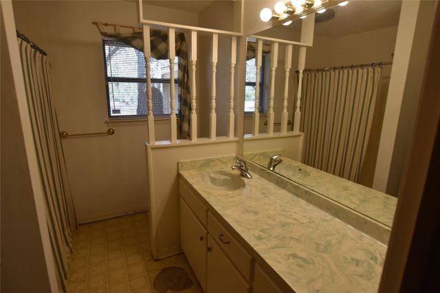 687 Fm 812 RD, Red Rock, TX 78662