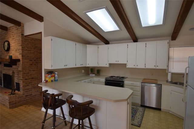 687 Fm 812 RD, Red Rock, TX 78662