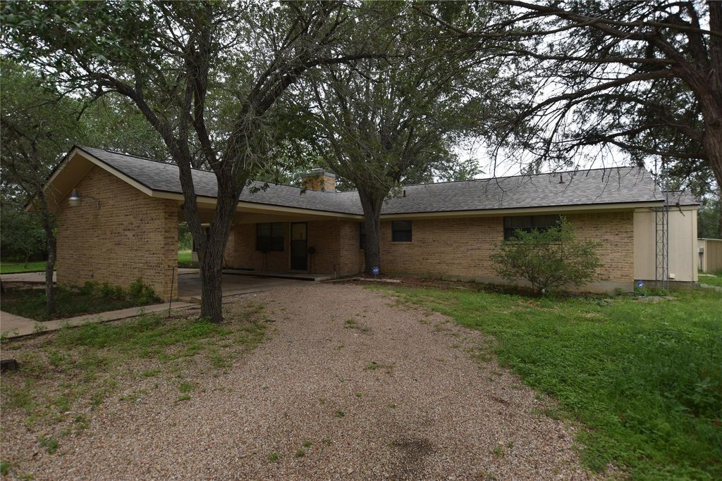 687 Fm 812 RD, Red Rock, TX 78662