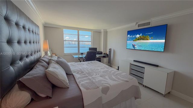 301 174 ST 702, Sunny Isles Beach, FL 33160