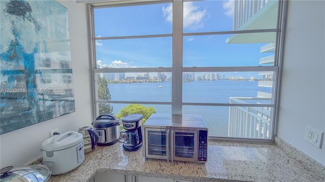 301 174 ST 702, Sunny Isles Beach, FL 33160