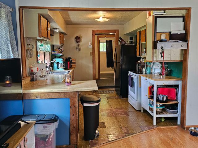 3208 W Bath Road, Perry, MI 48872