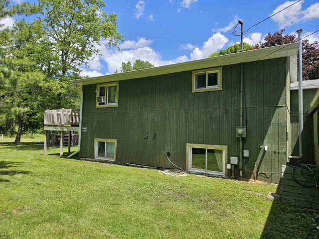 3208 W Bath Road, Perry, MI 48872