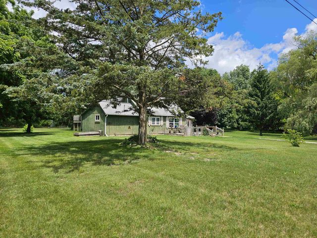 3208 W Bath Road, Perry, MI 48872