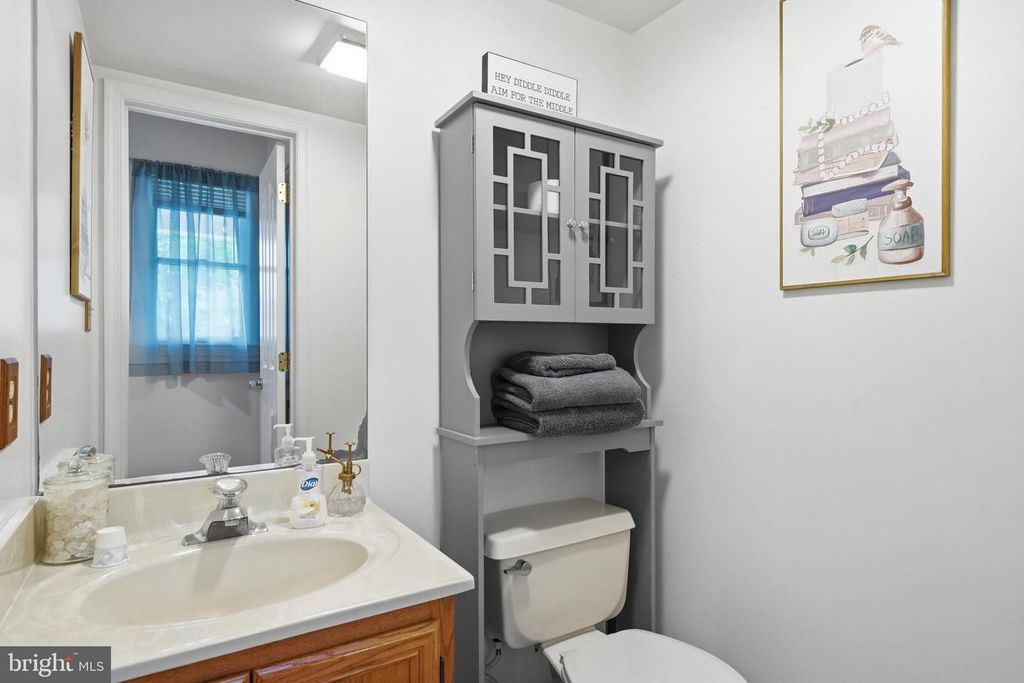 Image 13 of property listing at 23 GRAY INN CT, Prince Frederick, MD 20678