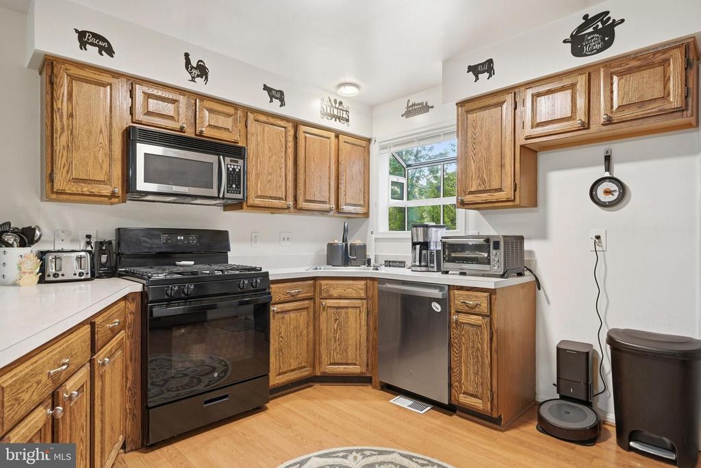 Image 14 of property listing at 23 GRAY INN CT, Prince Frederick, MD 20678