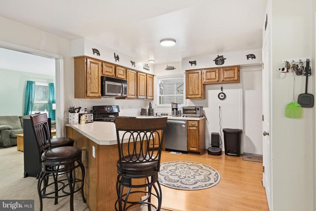 Image 15 of property listing at 23 GRAY INN CT, Prince Frederick, MD 20678