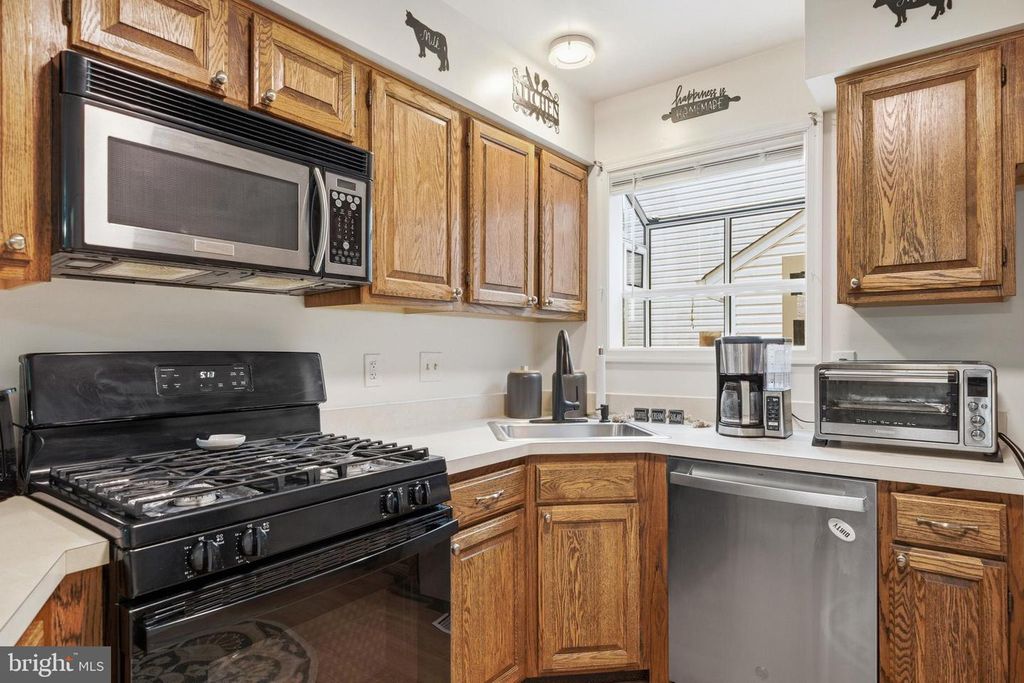 Image 18 of property listing at 23 GRAY INN CT, Prince Frederick, MD 20678