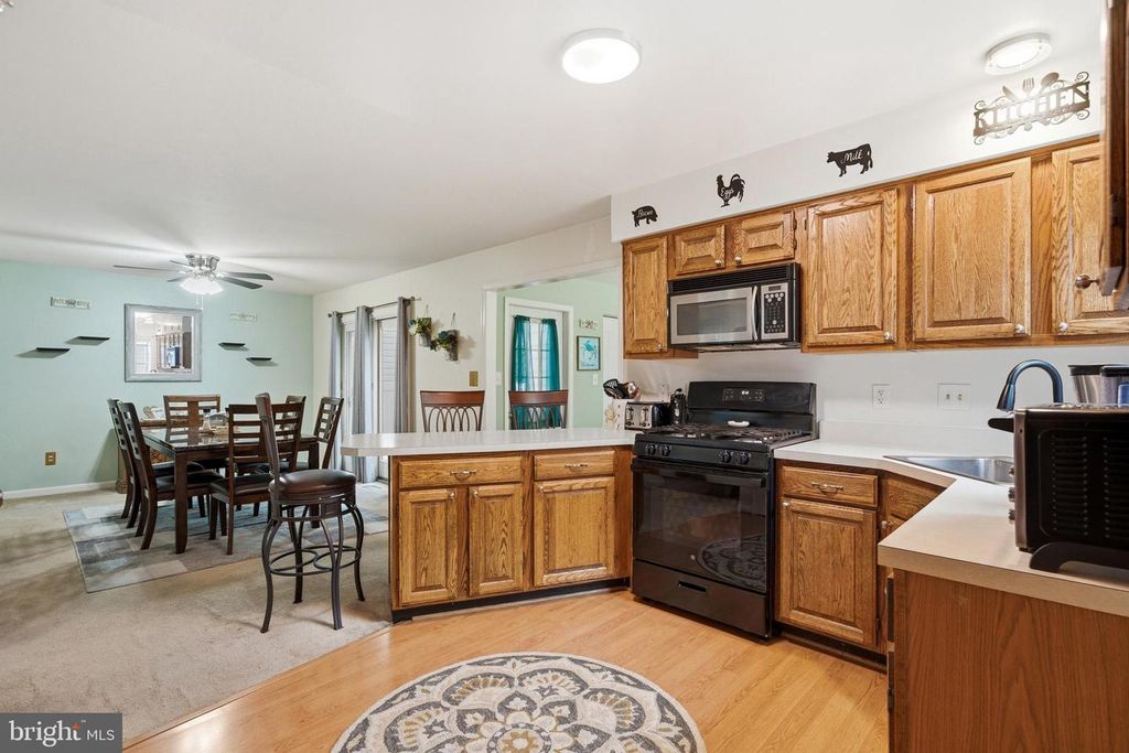 Image 19 of property listing at 23 GRAY INN CT, Prince Frederick, MD 20678