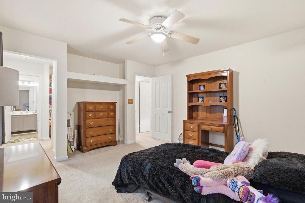 Image 40 of property listing at 23 GRAY INN CT, Prince Frederick, MD 20678