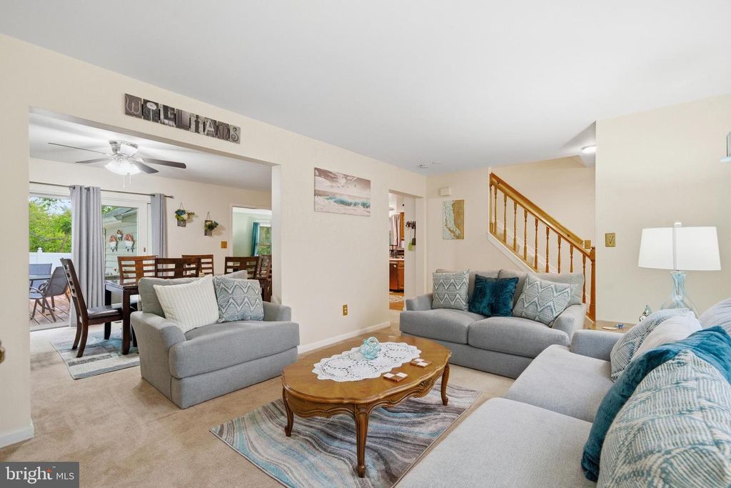 Image 8 of property listing at 23 GRAY INN CT, Prince Frederick, MD 20678