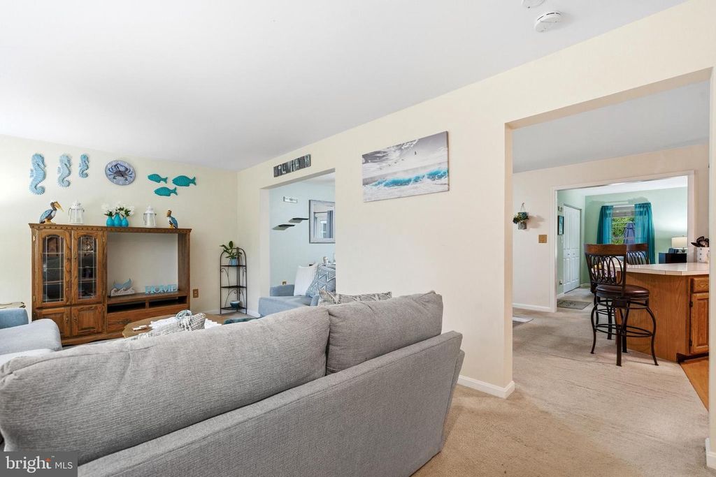 Image 9 of property listing at 23 GRAY INN CT, Prince Frederick, MD 20678