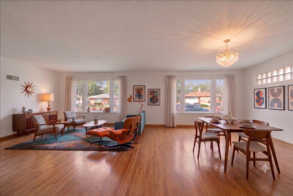 8449 N St. Louis Avenue, Skokie, IL 60076 — photo 2