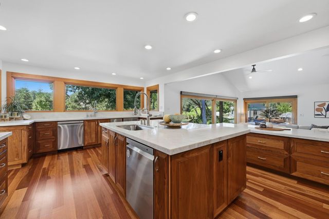 7905 Brook Ct, Granite Bay, CA 95746