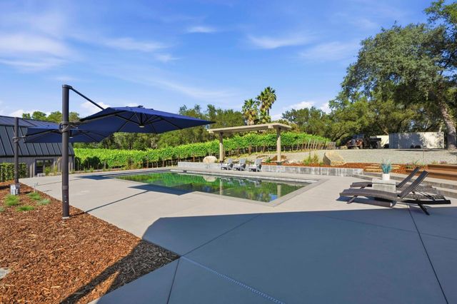 7905 Brook Ct, Granite Bay, CA 95746