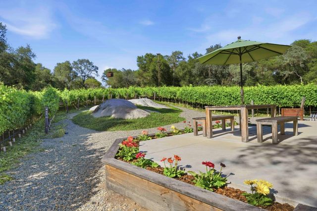 7905 Brook Ct, Granite Bay, CA 95746