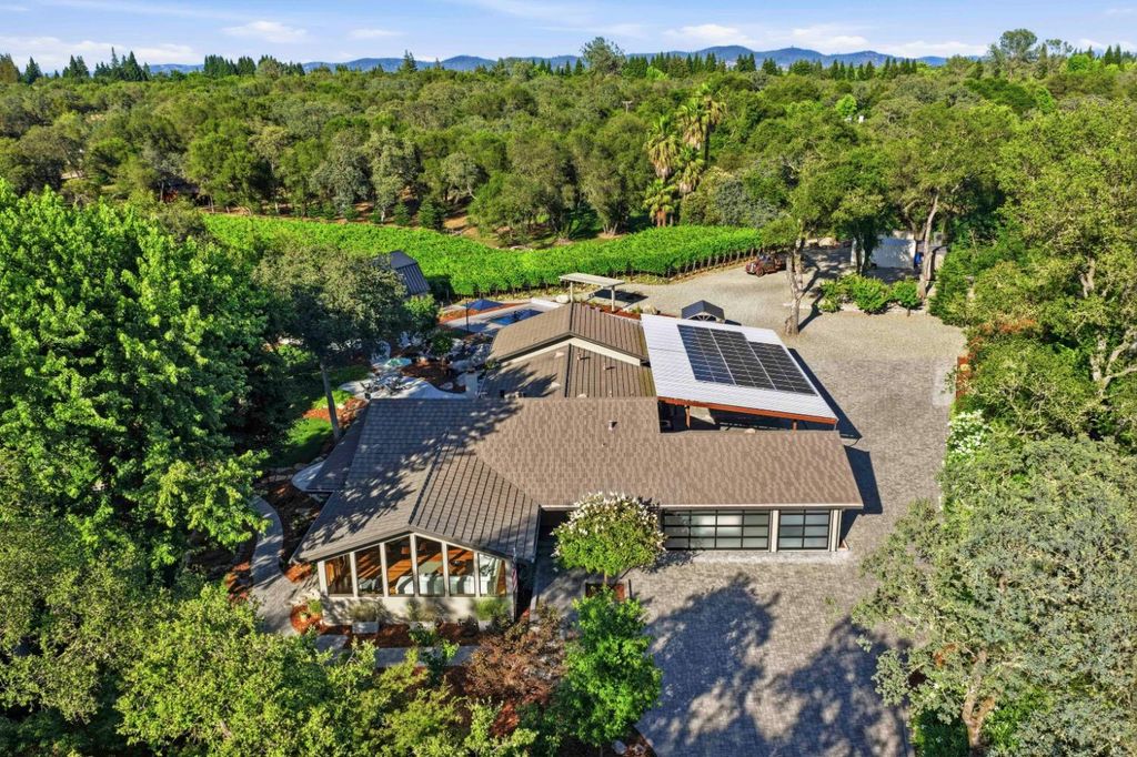 7905 Brook Ct, Granite Bay, CA 95746