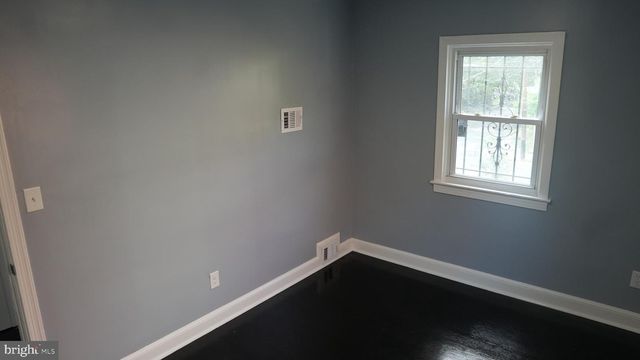 4623 JAY ST NE, Washington, DC 20019